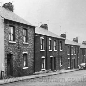 Viceroy St 1958. westwards from the gable end at left, the rest of the street was destroyed by a German landmine in 1943.