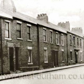 Eastern end of Frances Street in the 1950s.