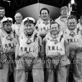 Crew of the "Will and Fanny Kirby".
Back Row/ Dickie Thornton, Bill Gustard, Maurice Bruce, Jimmy Cougle.
Front Row/ Ray Riddell, Tony Warlock(mechanic), Arthur Farrington (Coxwain 1969-76), Don Cave, Harry Sayer, Meyburn Murley.
Info from Ray Riddel