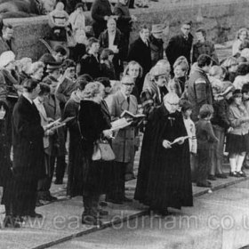 Rev Roy Brain conducts a Farewell Thanksgiving Service as the lifeboat is launched for the last time on 24/2/1979